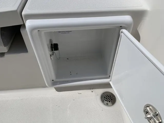 Slide: The Image of Ranger 2360 Bay 2024 - 17