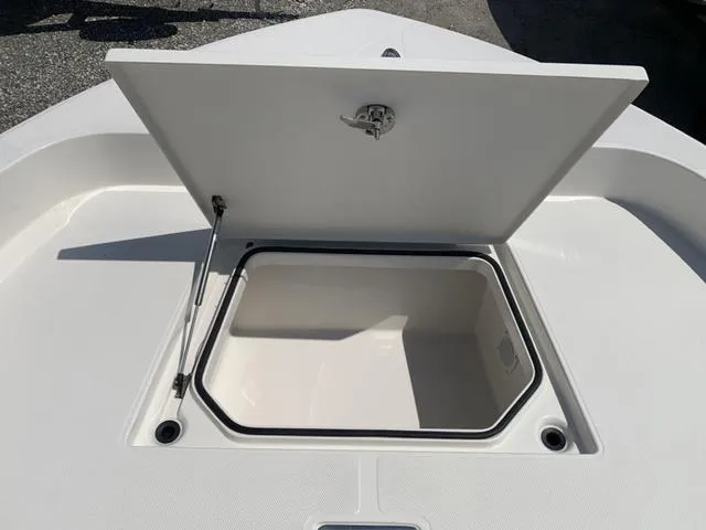 Slide: The Image of Ranger 2360 Bay 2024 - 39