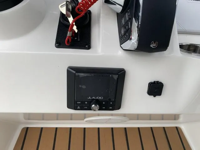 Slide: The Image of Ranger 2360 Bay 2024 - 24