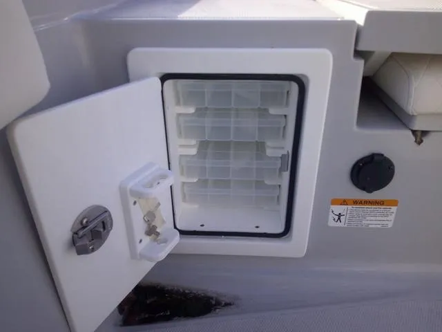 Slide: The Image of Ranger 2660 Bay 2025 - 10