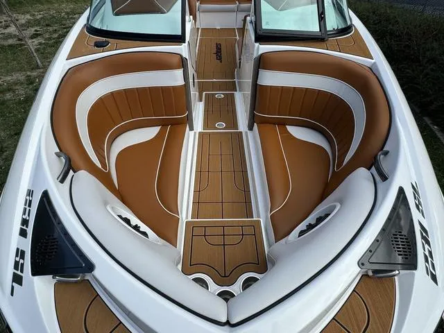 Slide: The Image of Sanger 231 SL 2025 - 16