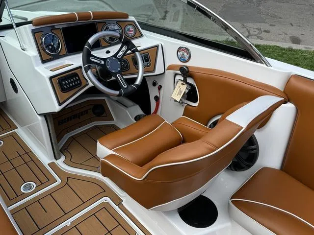 Slide: The Image of Sanger 231 SL 2025 - 9