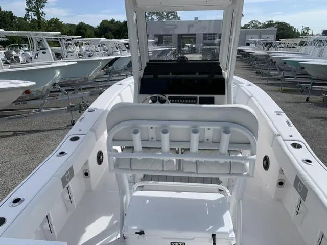 Slide: The Image of Sea Fox 228 Commander 2025 - 11