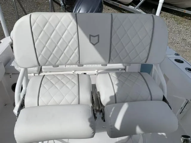 Slide: The Image of Sea Fox 228 Commander 2025 - 16