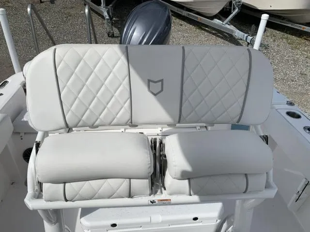 Slide: The Image of Sea Fox 228 Commander 2025 - 18