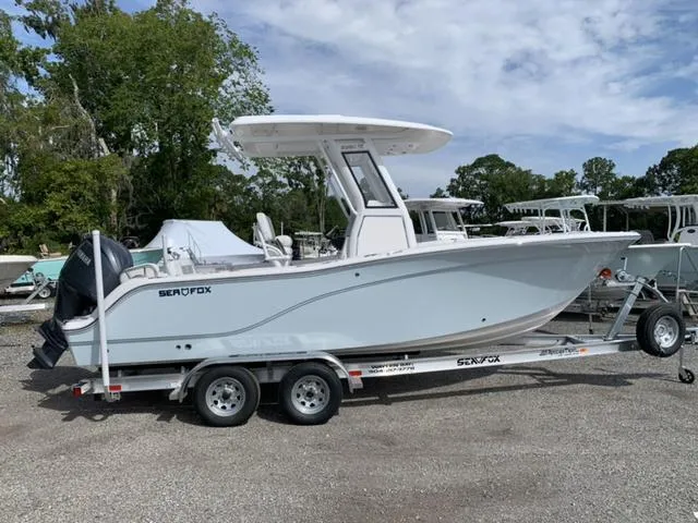 Slide: The Image of Sea Fox 228 Commander 2025 - 2