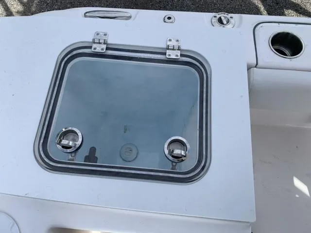 Slide: The Image of Sea Fox 228 Commander 2025 - 20