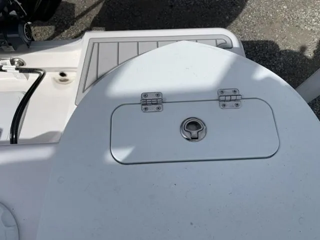 Slide: The Image of Sea Fox 228 Commander 2025 - 22