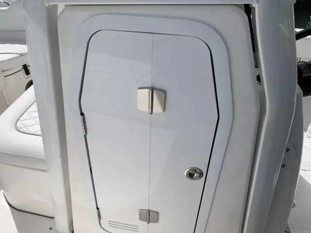 Slide: The Image of Sea Fox 228 Commander 2025 - 24