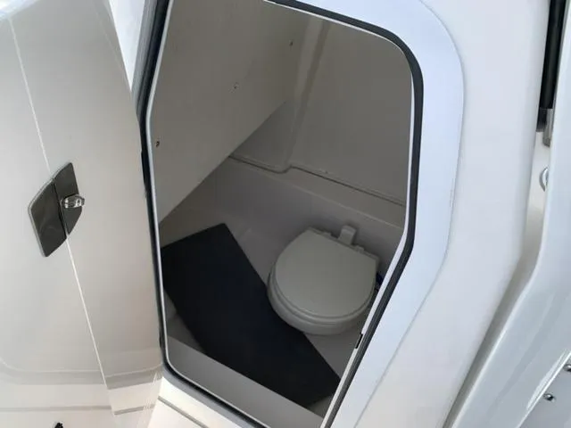 Slide: The Image of Sea Fox 228 Commander 2025 - 25