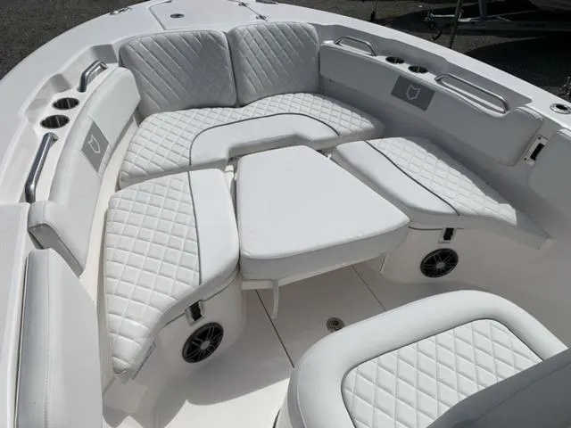 Slide: The Image of Sea Fox 228 Commander 2025 - 29