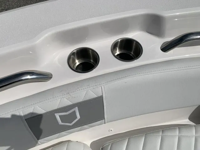 Slide: The Image of Sea Fox 228 Commander 2025 - 34