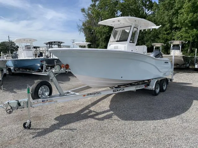 Slide: The Image of Sea Fox 228 Commander 2025 - 4