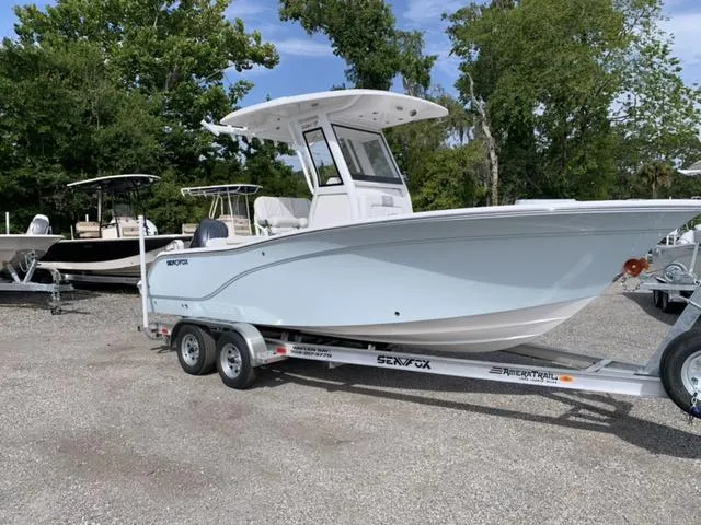 Slide: The Image of Sea Fox 228 Commander 2025 - 8