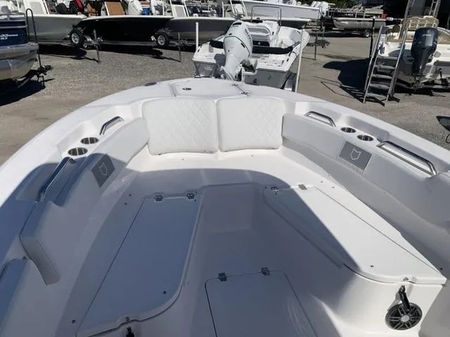 Slide: The Image of Sea Fox 248 Commander 2025 - 17