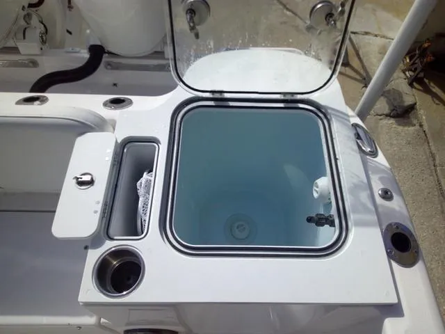 Slide: The Image of Sea Fox 268 Commander 2025 - 10