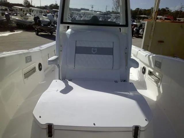 Slide: The Image of Sea Fox 268 Commander 2025 - 16