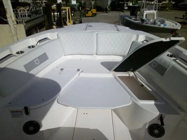 Slide: The Image of Sea Fox 268 Commander 2025 - 19