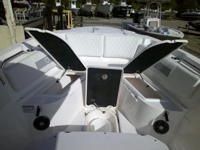 Slide: The Image of Sea Fox 268 Commander 2025 - 20