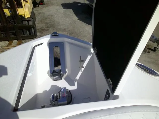 Slide: The Image of Sea Fox 268 Commander 2025 - 22