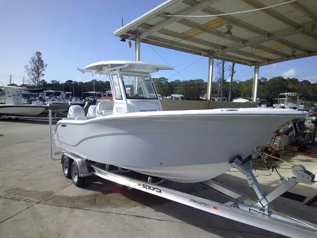 Slide: The Image of Sea Fox 268 Commander 2025 - 3