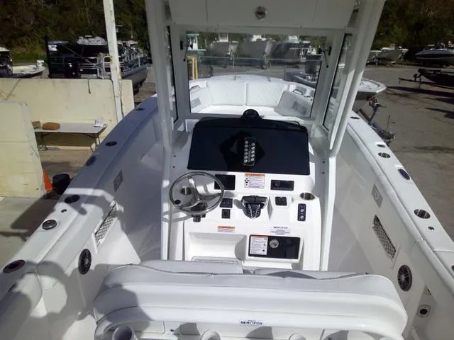 Slide: The Image of Sea Fox 268 Commander 2025 - 6