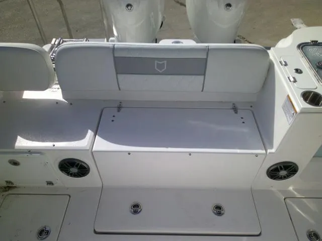 Slide: The Image of Sea Fox 268 Commander 2025 - 8