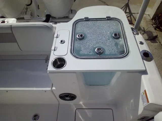 Slide: The Image of Sea Fox 268 Commander 2025 - 9