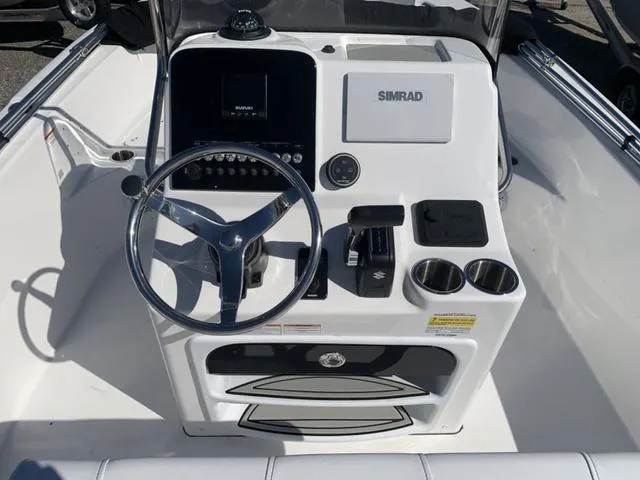 Slide: The Image of Sea Pro 202 Center Console 2025 - 11