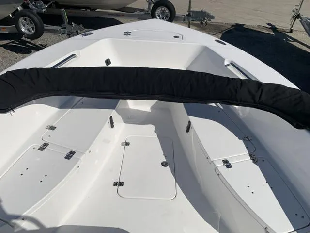 Slide: The Image of Sea Pro 202 Center Console 2025 - 14