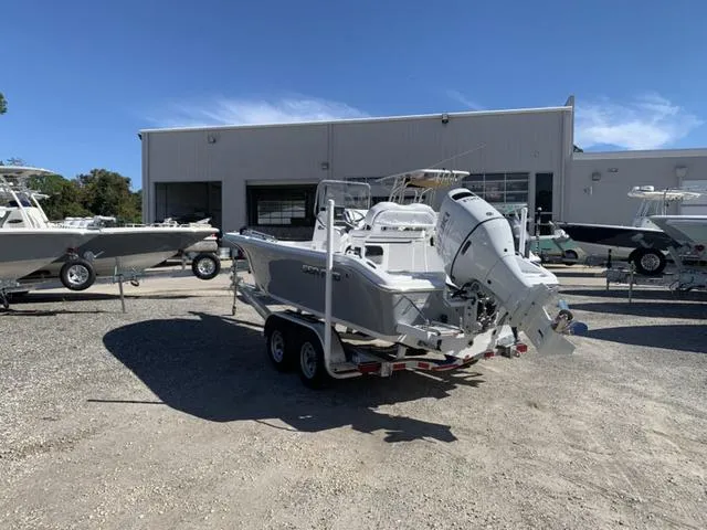 Slide: The Image of Sea Pro 202 Center Console 2025 - 6