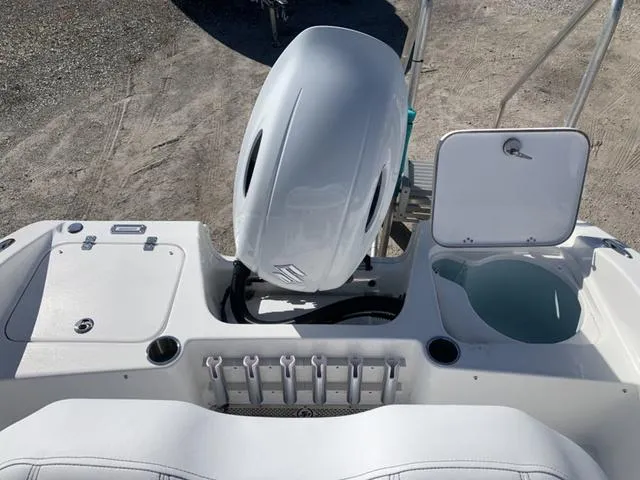 Slide: The Image of Sea Pro 202 Center Console 2025 - 9