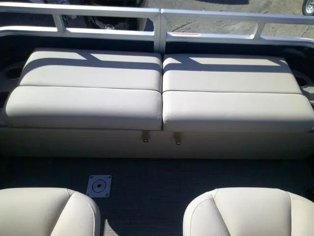 Slide: The Image of Sun Tracker Fishin Barge 22 2024 - 11