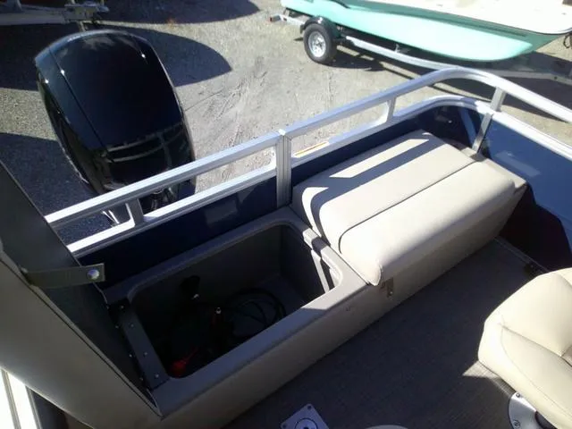 Slide: The Image of Sun Tracker Fishin Barge 22 2024 - 12