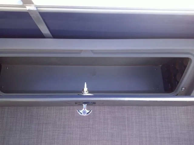 Slide: The Image of Sun Tracker Fishin Barge 22 2024 - 15