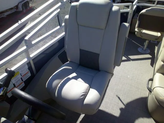 Slide: The Image of Sun Tracker Fishin Barge 22 2024 - 16