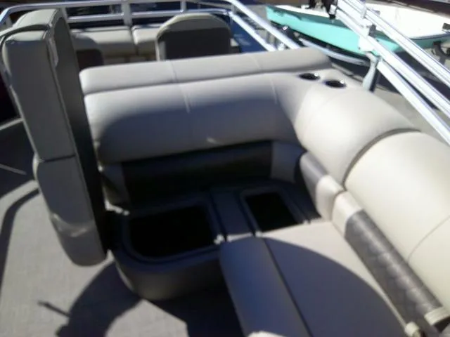 Slide: The Image of Sun Tracker Fishin Barge 22 2024 - 21