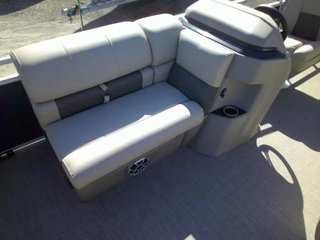 Slide: The Image of Sun Tracker Fishin Barge 22 2024 - 22