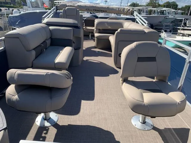 Slide: The Image of Sun Tracker Fishin Barge 22 2024 - 8