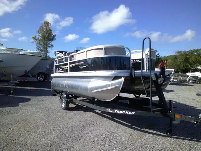 Slide: The Image of Sun Tracker Party Barge 16 2025 - 8