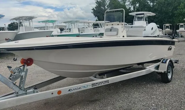 Slide: The Image of Carolina EV198 Sea Skiff 2024 - 10