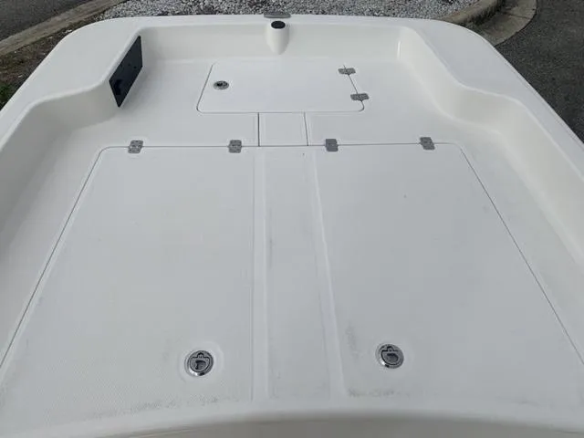 Slide: The Image of Mako Pro Skiff 17 2025 - 19