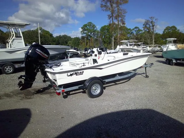 Slide: The Image of Mako Pro Skiff 15 CC 2025 - 2