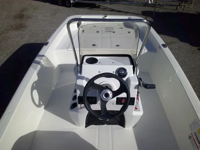 Slide: The Image of Mako Pro Skiff 15 CC 2025 - 8