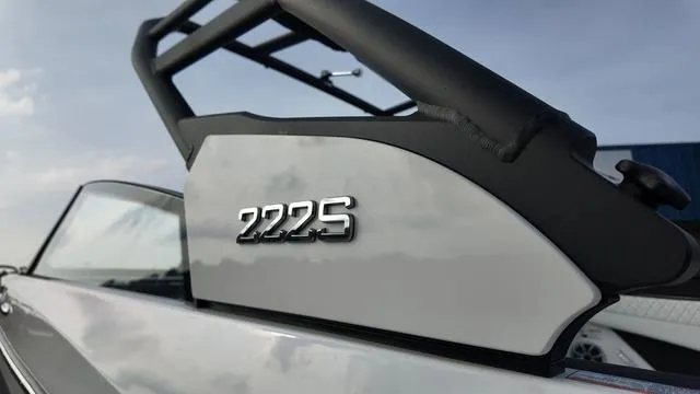 Slide: The Image of Yamaha 222S 2025 - 12