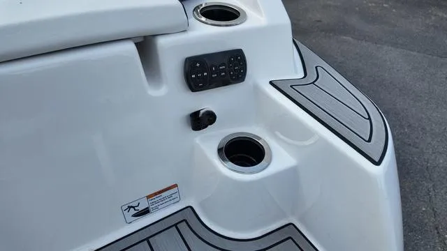 Slide: The Image of Yamaha 222S 2025 - 16