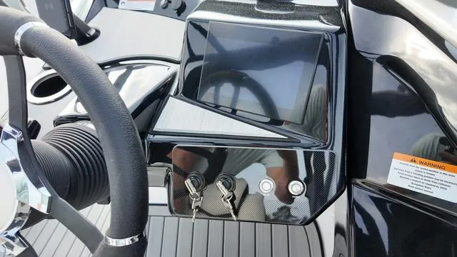 Slide: The Image of Yamaha 222S 2025 - 24