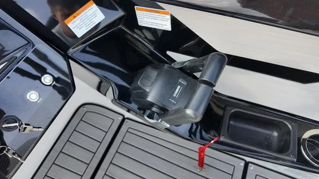 Slide: The Image of Yamaha 222S 2025 - 25