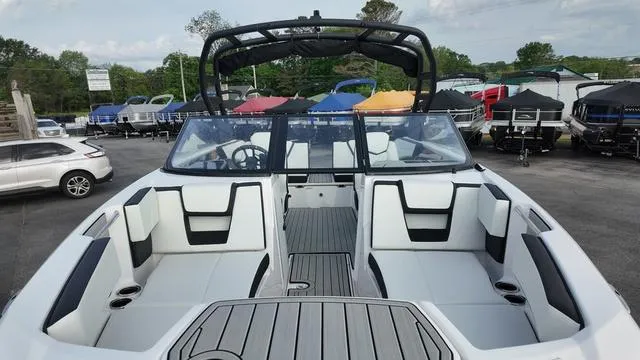 Slide: The Image of Yamaha 222S 2025 - 8