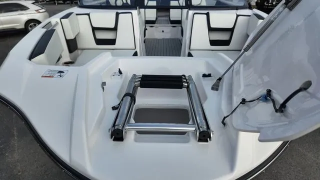 Slide: The Image of Yamaha 222S 2025 - 9